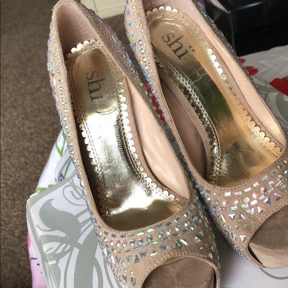 Worn Once - Picture 1 of 3